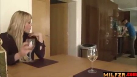 Мачеха как выпьет начинает принуждать сына к интиму